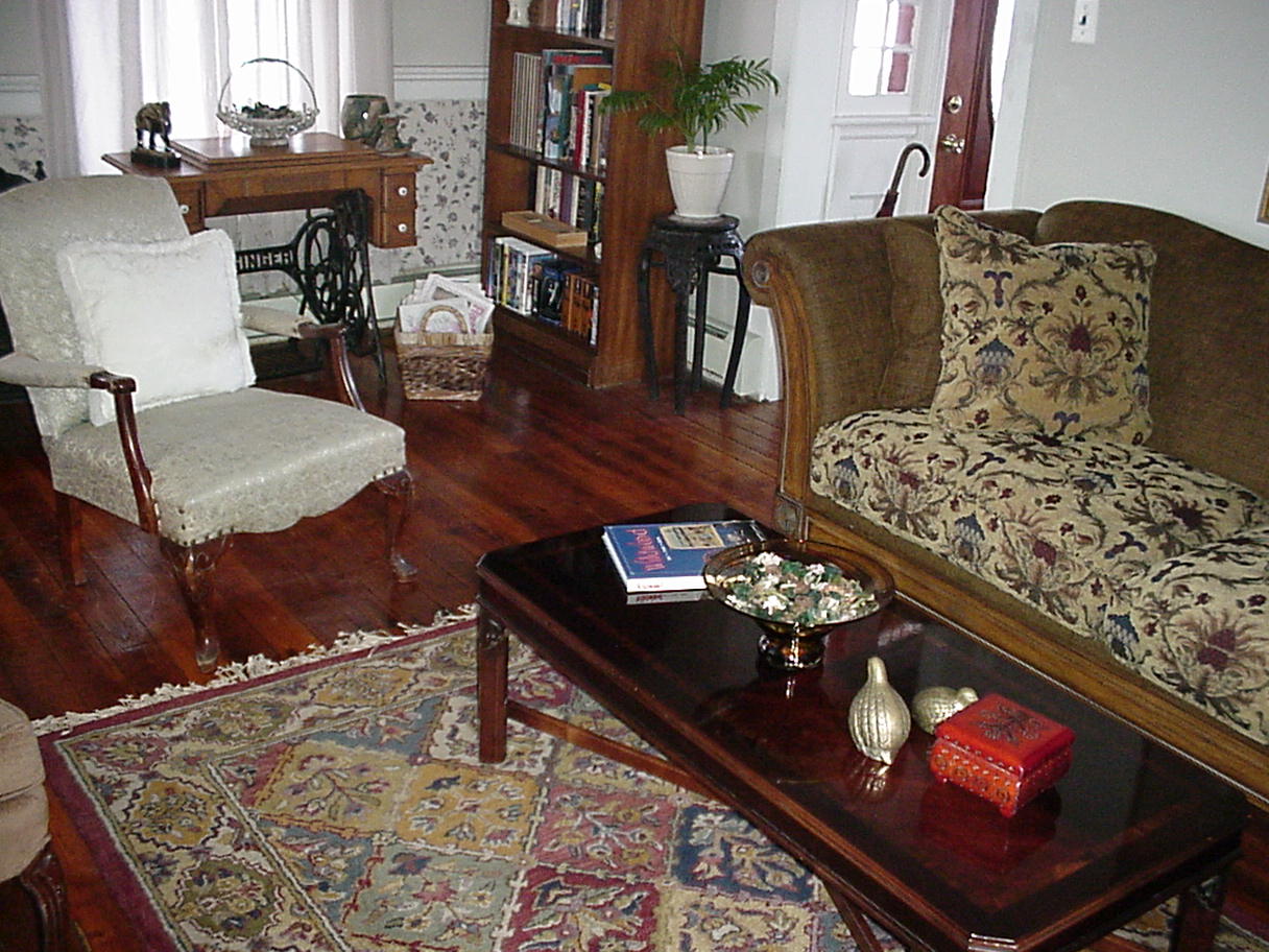 Sea Gypsy Bed and Breakfast Inn Living Room