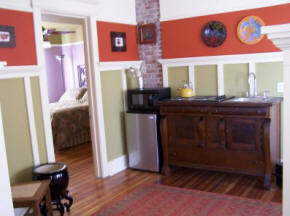 Sea Gypsy Bed and Breakfast Inn Elbert Hubbard Suite Living Room/ Kitchen