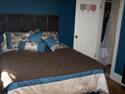 Sea Gypsy Bed and Breakfast Inn Emily Dickinson Bed