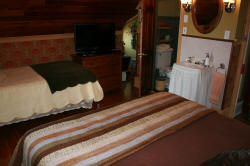 Sea Gypsy Bed and Breakfast Inn Silverstein bathroom