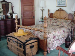 Sea Gypsy Bed and Breakfast Inn Alfred Lord Tennyson Room